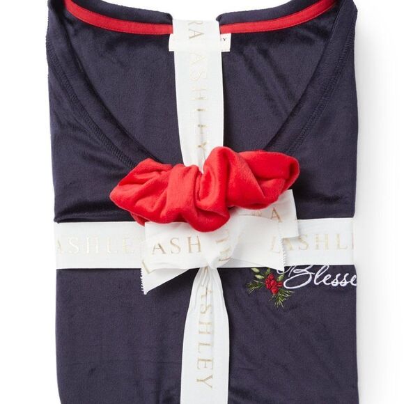 Laura Ashley 2-Piece Long-Sleeve Winter Pajama Set with Scrunchie - Picture 3 of 6